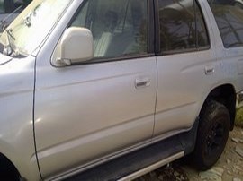 2002 TOYOTA 4RUNNER SILVER SR5 3.4L AT 2WD.  Z24870